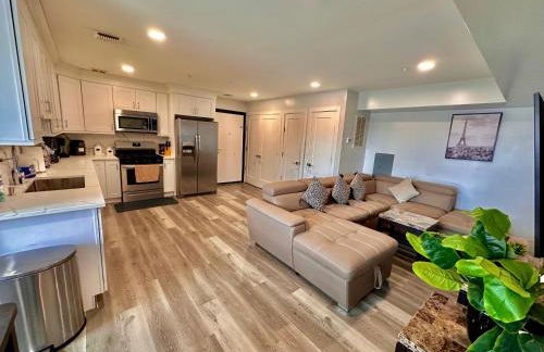 The Classy Suite - 2BR with Free Parking - Foto 14