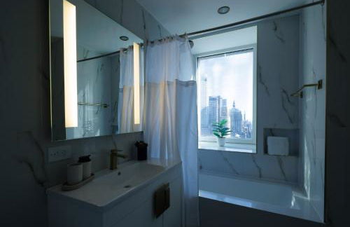 RARE Luxurious Apartment 1 Block From Time Square - Foto 14