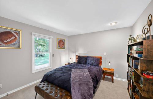 Secluded Luxe 5BR Estate| Pool, Wineries, Near ND - Foto 38