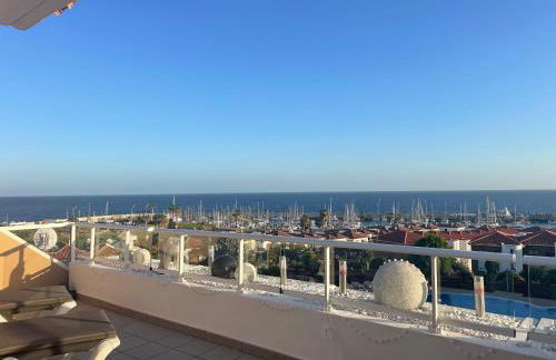 Stunning 2 bedroom apartment with full view of the sea and marina , full sun - Foto 20