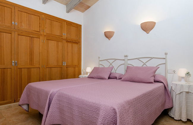 Peaceful Villa in Serene Retreat - Photo 3