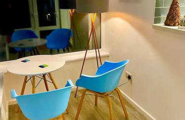 Spacious home with panoramic sea view, free parking EV & large garden - Photo 28