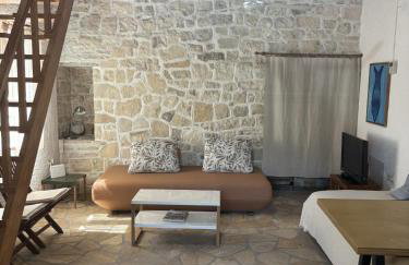 The "M" House - Photo 9