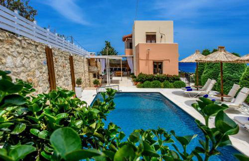 Elmyra Villa, Heated Pool & Walking to beach, By ThinkVilla - Foto 6