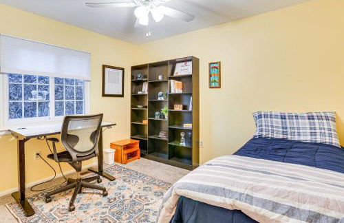 Spacious Family Home with Deck and Yard in Littleton! - Foto 28