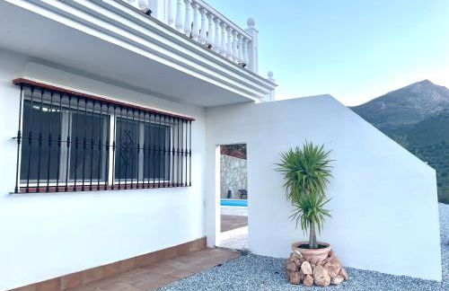 3 bedroom holiday home Alcaucin with private pool and mountain view - Photo 3