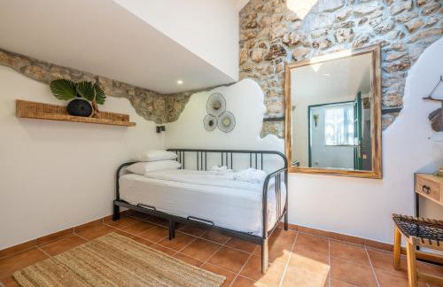 Villa Cocoon - Vacation Home with Heated Pool & Garden - Foto 44