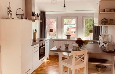 mitten im dorf - Foto 1