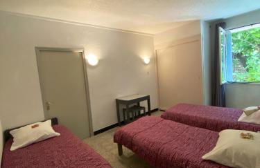 Location chaleureuse à Orgnac-l'Aven avec piscine partagée - Foto 47