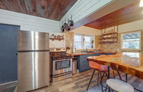 Rural Outdoor Oasis! Edgemont Cabin with Fire Pit - Foto 5