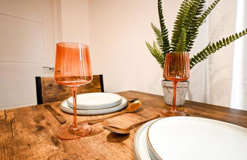 The Hideout - private luxury cabin near the sea with garden area, sea views and parking - Foto 8