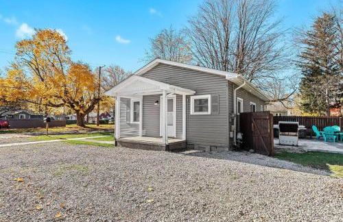 New! Warm & Cozy 3BR w/ Hot Tub, Firepit & BBQ! - Foto 19