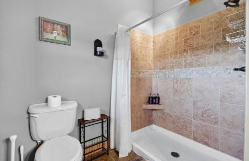 Mountain Escape on 6 acres w Hot Tub & Privacy - Foto 47