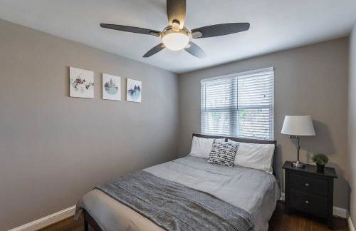 Beautiful 3br 2ba House with cozy backyard by CozySuites - Foto 10