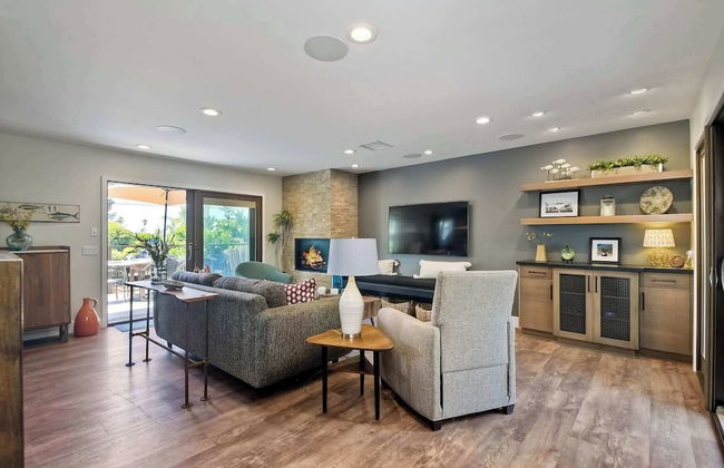 Fresh & Modern 3 BDR Just Blocks From Beach! - Photo 1