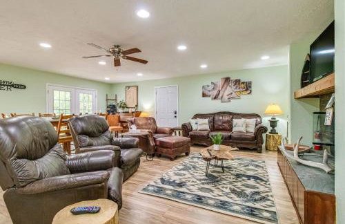 Cotter Home with Deck about 1 Mi to Big Spring Park! - Foto 4