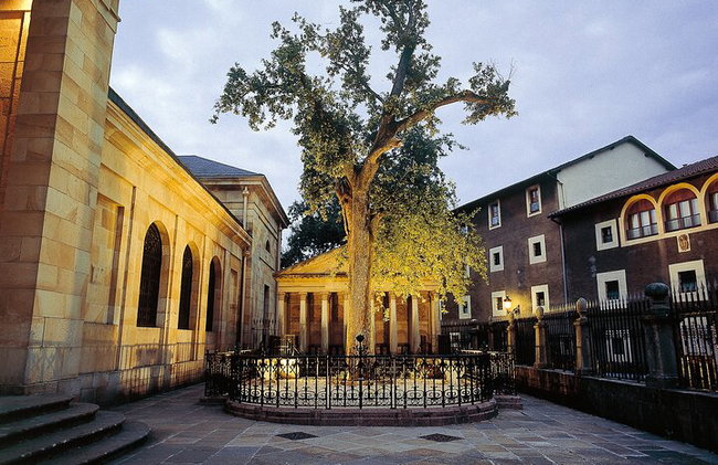 Walking Route San Juan De Gaztelugatze, Bermeo & Gernika - Photo 4