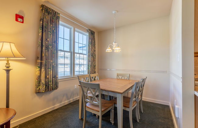 Ebb Tide Suites - Photo 9