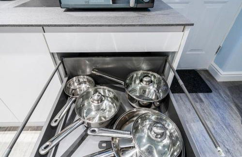 Progressive House 5 Bedrooms Inc Study with Sofabed, Garden, Smart TV in Every Bedroom FREE Parking - Foto 50