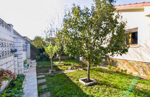 Cómodo y coqueto chalet con jardín en Argoños - Foto 9