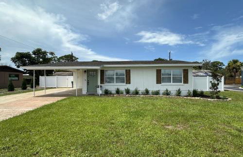 The Country Club Cottage NEW! Space Coast Entire Home! Plenty of Parking! - Foto 38