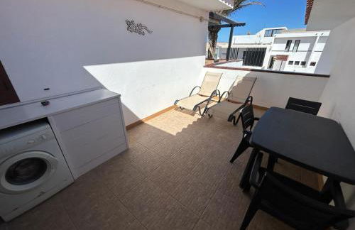Lovely newly refurbished 1 Bedroom Flat Minutes From Sandy Beach,private terrace - Photo 14