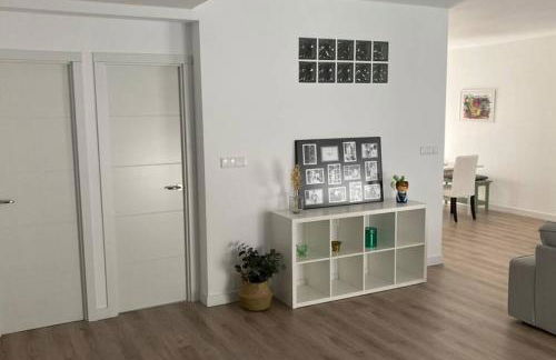 Piso nuevo, céntrico y tranquilo - Foto 14