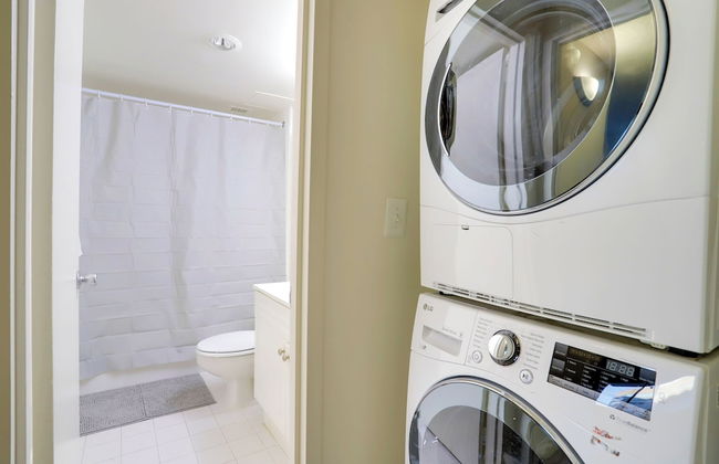 Stay with Comfort in Crystal City - Foto 36