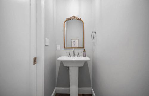 Stunning Penthouse Double King Suite on Butler Street with rooftop deck and free off street parking - Foto 34