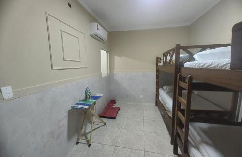 Casa para Famílias e Grupos com Ar-condicionado, Churrasqueira e estacionamento próximo em Praia Grande - Foto 30