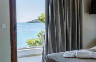 Trizonia Bay Hotel - Photo 75