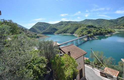 1 Bedroom Cozy Apartment In Castel Di Tora - Foto 11