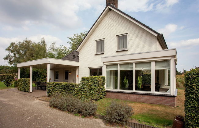 Majestic, Large Holiday Home near Leende Located Between Meadows & Forests - Foto 1