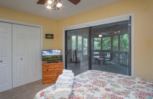 Connestee Lakefront Retreat · Lakefront Retreat in Connestee Fal - Foto 10