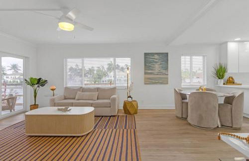 Waterfront Oasis 2BR 2BA with Pool, Gym, Balcony & Parking - Foto 8