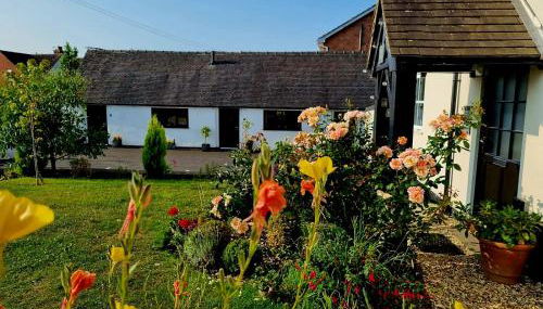 Little Park Holiday Homes Self Catering Cottages 1 & 2 bedrooms available close to Tutbury Castle - Foto 3, Garden