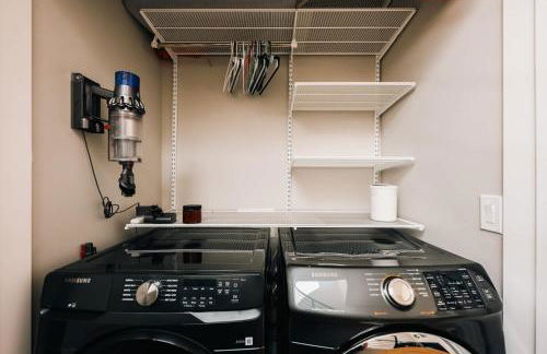 Modern Comfort w Mountain Views - Pet-Friendly - Foto 35