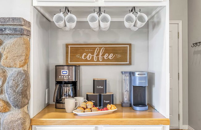 Temecula Wine Country Home w/ Pool, Hot Tub, Game Room & Vineyard Views - Foto 13