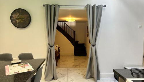 1712-Villa- Sleeps4- Terrace-Town Centre - Foto 2