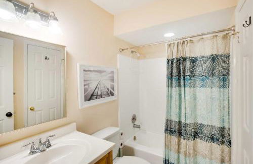 St Simons Island Condo with Deck and Outdoor Shower - Foto 15