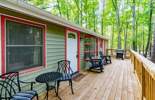 Cozy & Modern w Hot Tub, Fire Pit, Grill & Pond - Photo 3