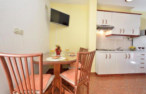 Villa Zdenka with heated pool - Photo 68