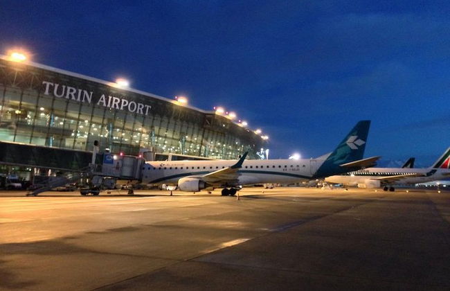 Transfert privé à l'aéroport de Turin - Photo 1