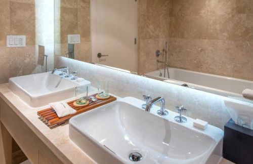 Oceanview Private Condo at 1 Hotel & Homes -915 - Foto 12