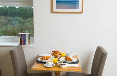 Hillside Studio - Photo 10