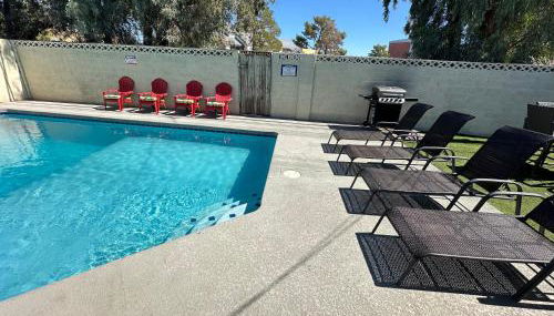 Vegas Getaway: Central 1 story, Private Pool, Game Room - Photo 3, Garden, sunbed