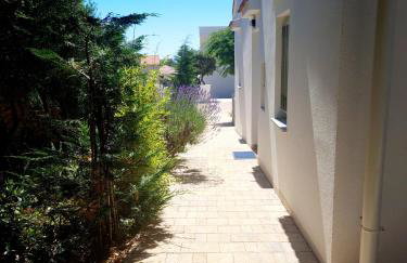 Lavender House - Photo 35