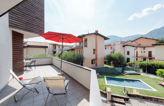 Onyx House With Shared Pool - Photo 1