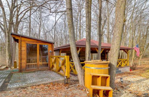 Custom-Built Clarklake Cabin: Sauna & Cold Plunge! - Photo 40