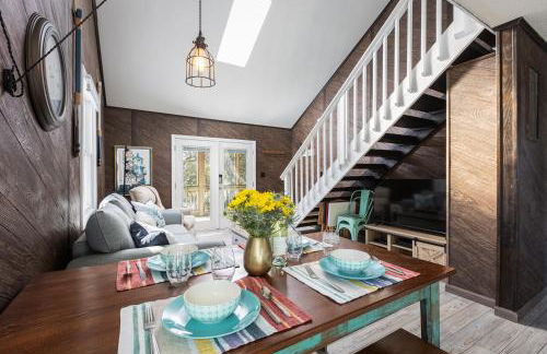 Oceanside Cottage -3BDR 2BA-Walk to Beach! - Foto 3